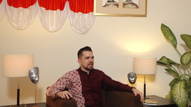 Fred membicarakan Indonesia selama 12 jam untuk rayakan HUT RI. (Foto: Fred Neust YouTube)