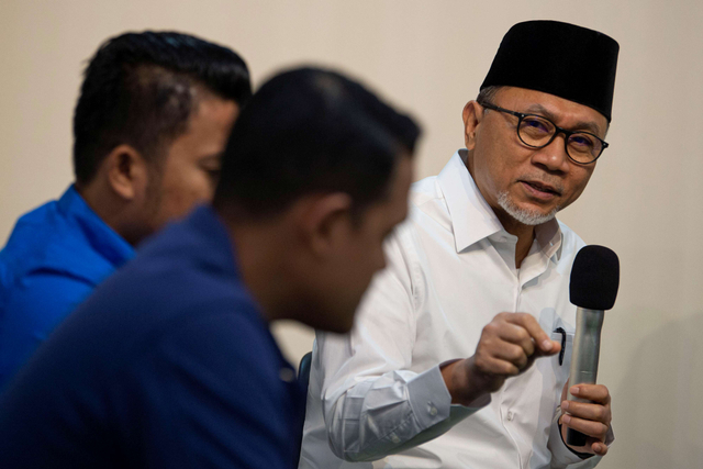 Ketua Umum Partai Amanat Nasional (PAN) Zulkifli Hasan menyampaikan paparan dalam Mentoring Kebangsaan di Amanat Institute, Jakarta, Sabtu (22/8). Foto: Aditya Pradana Putra/Antara Foto