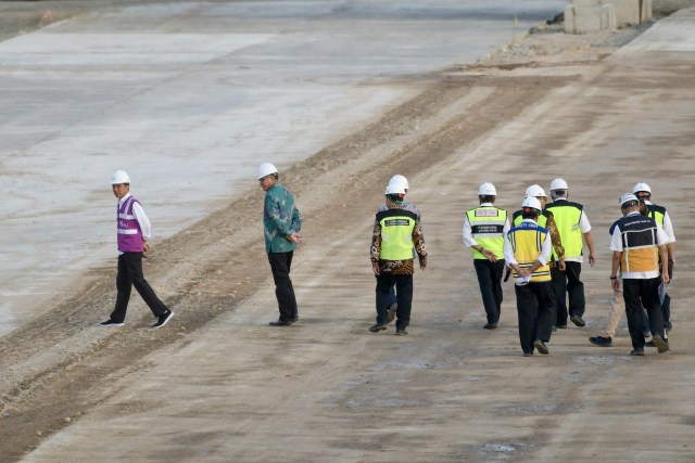 Presiden Joko Widodo saat meninjau Tol Aceh, pada 21 Februari 2020 lalu, Foto: Marda Kurnia
