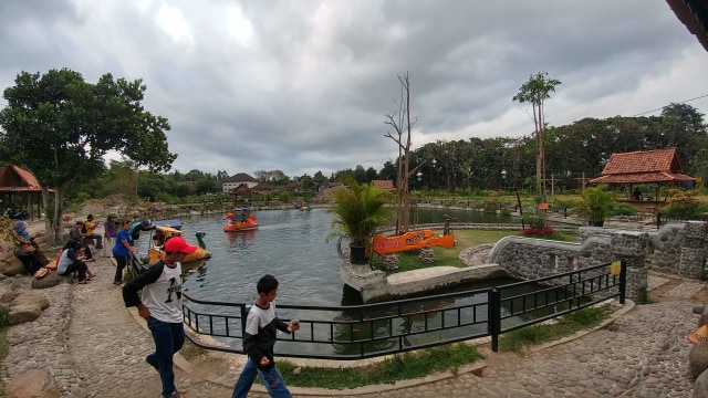 Embung di Sleman yang mengalurkan air dari Kali Bedog. Foto: Savita