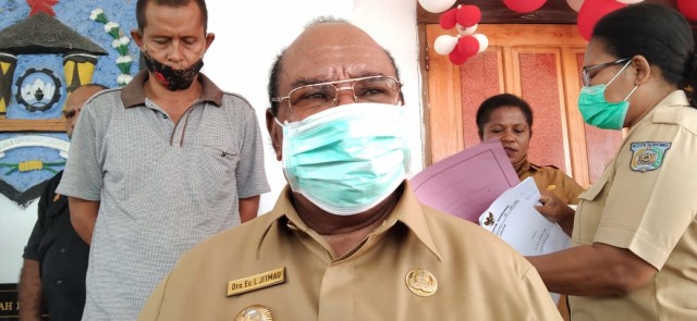 Wali Kota Sorong Lambert Jitmau, foto : Yanti