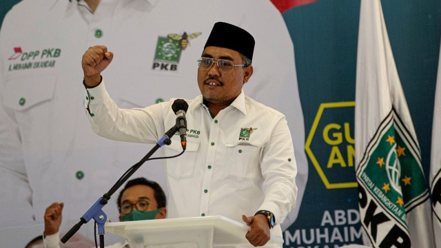 Wakil Ketua Umum DPP Partai Kebangkitan Bangsa (PKB) Jazilul Fawaid menyampaikan pidatonya usai penandatanganan pakta integritas dan penyerahan form Model B.1-KWK Parpol bagi calon kepala daerah dari PKB di Jakarta, Senin (24/8). Foto: Aditya Pradana Putra/ANTARA FOTO
