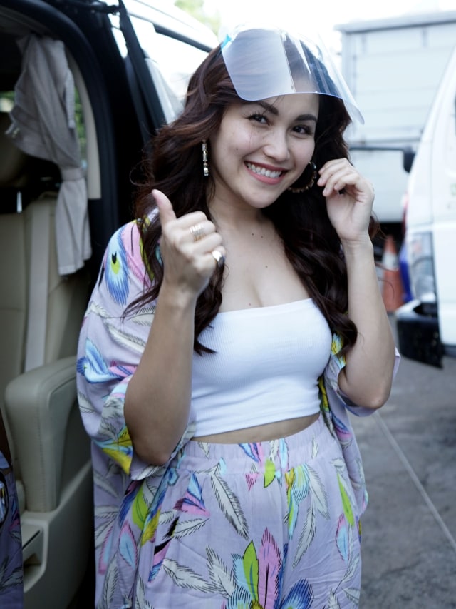 Penyanyi dangdut Ayu Ting Ting saat ditemui dikawasan Tendean, Jakarta, Selasa, (25/8).  Foto: Ronny