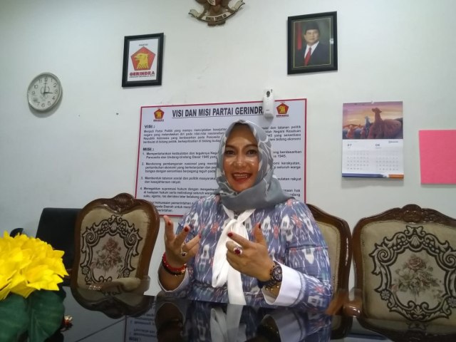 Anggota Komisi D DPRD Kota Malang Lelly Theresiawati saat ditemui di ruang kerjanya. foto: ulul azmi