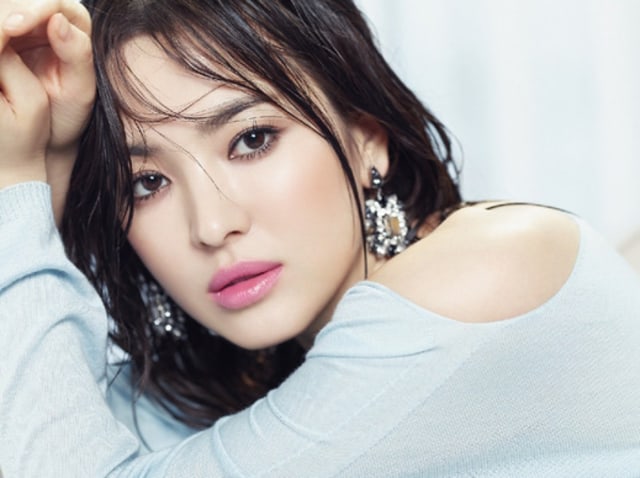 Pesona Song Hye Kyo. Foto: Instagram Song Hye Kyo