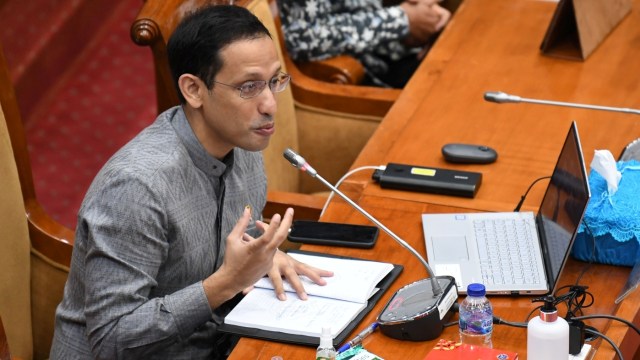 Mendikbud Nadiem Makarim saat rapat kerja bersama Komisi X DPR di Kompleks Parlemen Senayan, Jakarta, Kamis (27/8). Foto: Puspa Perwitasari/ANTARA FOTO