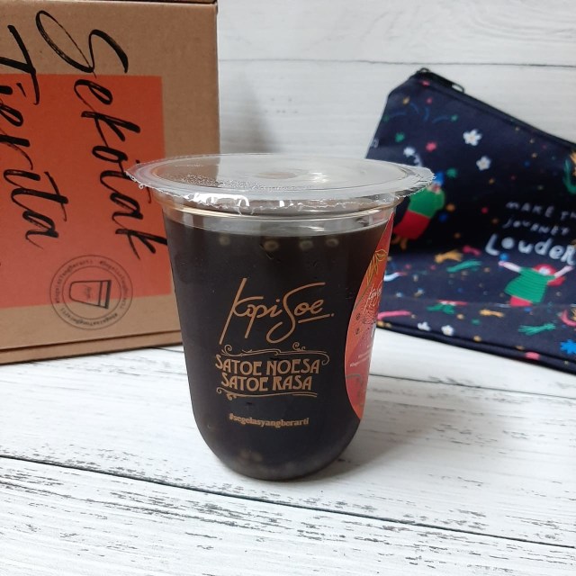 Menu soerya tea, kolaborasi Kopi Soe dan Teh Pucuk Harum Foto: Azalia Amadea/Kumparan