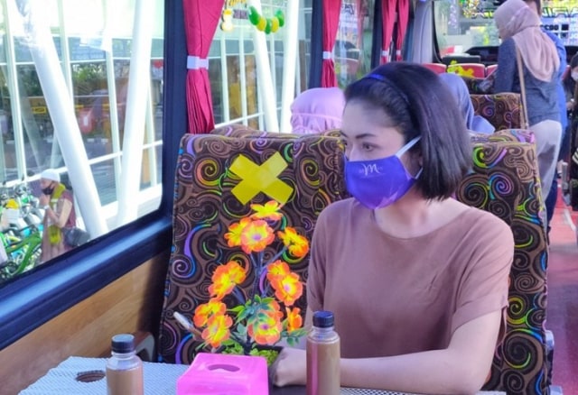 Protokol kesehatan diterapkan dalam program ini. Salah satunya kursi di sisi penumpang diberi tanda (x) sebagai simbol tak boleh diduduki untuk memenuhi protokol kesehatan.﻿