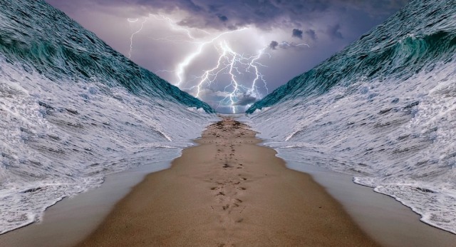 Ilustrasi laut terbelah. Foto: pixabay/Iforce