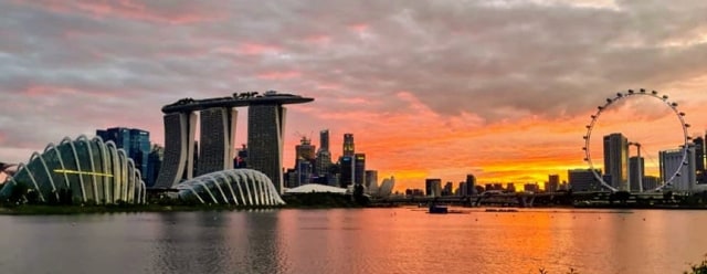 Pemandangan Area Marina Bay pada saat Senja. Sumber Foto: Facebook Enda Wulandari, Atase Pendidikan dan Kebudayaan KBRI Singapura