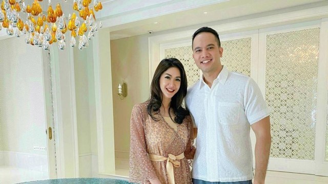 Elma Agustin mantan kekasih Kevin Aprilio bersama kekasih barunya. Foto: Instagram @elmaaa_e