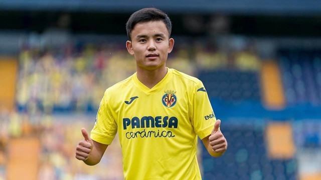 Takefusa Kubo berjersi Villarreal. Foto: Instagram/@villarrealcf