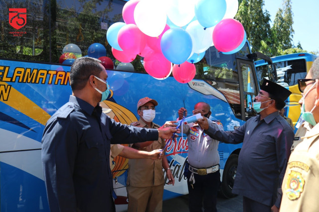 Wali Kota Kupang, Jefirstson R. Riwu Kore meluncurkan pengoperasian bus rapid transit (BRT) yang rencananya akan melayani sejumlah rute baru di wilayah Kota Kupang. 