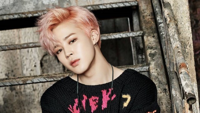 Jimin BTS dalam foto album You Never Walk Alone. Foto: @bts.bighitofficial