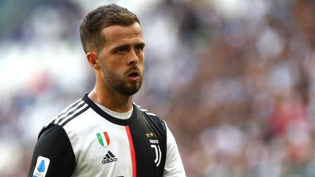 Pjanic Adalah Manusia Paling Sedih Jika Messi Pergi, Setuju?
