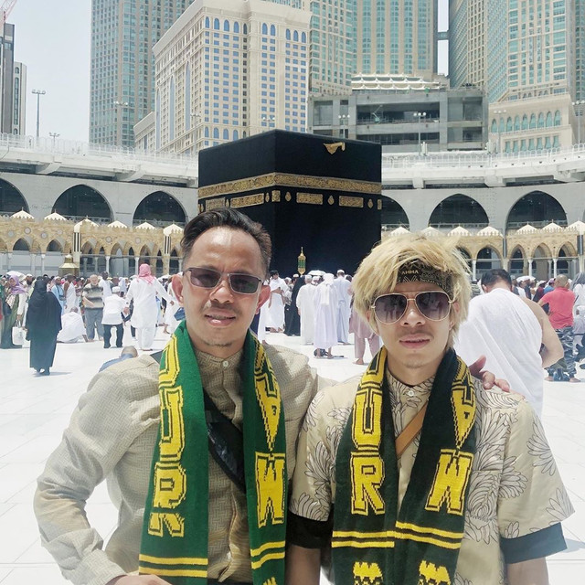 Atta Halilintar dan ayahnya, Halilintar Asmid. Foto: Instagram/@halilintarasmid