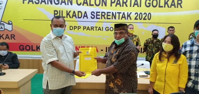 Petrus Kasihiw dan Matret Kokop segera melenggang di pilkada Kabupaten Teluk Bintuni, Papua Barat. dok. DPP Golkar