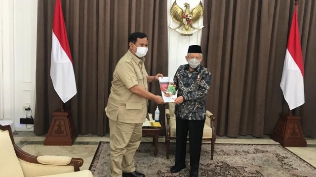 Menhan Prabowo Subianto menemui Wapres Ma'ruf Amin di rumah dinas Wapres.  Foto: KIP