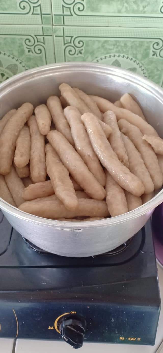 Kerupuk basah, kuliner khas Kapuas Hulu. Foto: Yusrizal/Hi!Pontianak