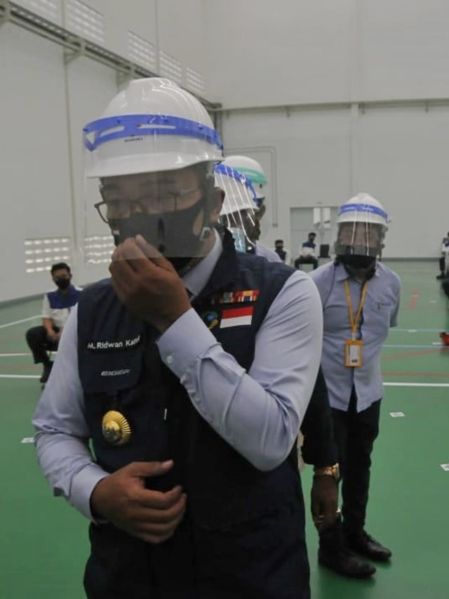 Gubernur Jabar Ridwan Kamil mengunjungi pabrik Suzuki di Cikarang Bekasi. Foto: Dok. Istimewa