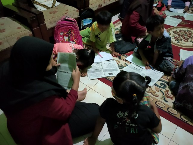 PMM KEL 79 UMM MEMBERIKAN PENDAMPINGAN BELAJAR GRATIS PADA TINGKAT SEKOLAH DASAR