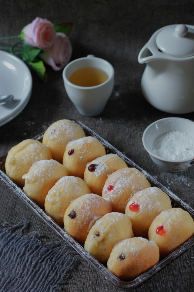Resep Camilan Keluarga: Donat Bomboloni. Foto: Shutter Stock