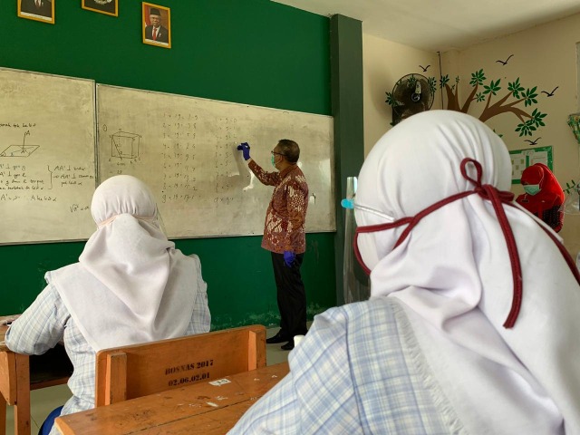 Simulasi sekolah tatap muka di SMA Negeri 1 Pontianak. Foto: Teri/Hi!Pontianak