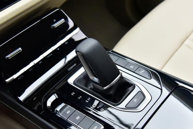 Desain tuas transmisi Wuling Victory. Foto: dok. Autohome