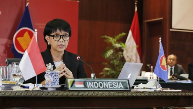 Menlu RI Retno Marsudi dalam pertemuan antar Menlu ASEAN. Foto: Dok. Kemlu