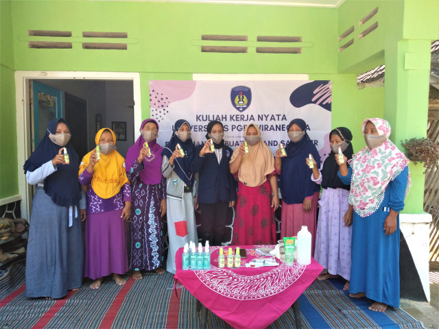 Promosi Penggunaan Hand Sanitizer Melalui Pelatihan dan Sosialisasi Pendidikan