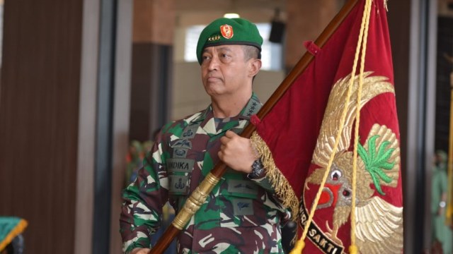 KSAD Jenderal Andika Perkasa Pimpin Sertijab Danjen Kopassus. Foto: Dispen TNI AD