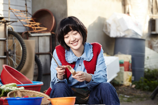 Kim Go-eun dalam Monster. Foto: Soompi