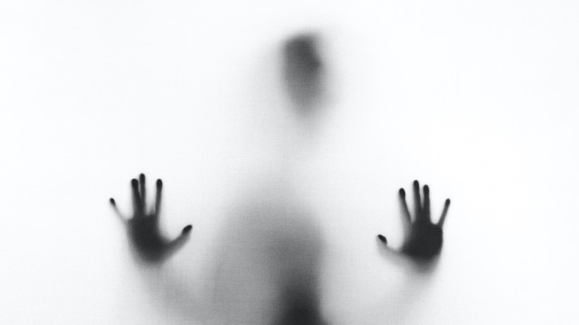 Ilustrasi orang terkena sihir. Foto: Unsplash.com/stefanopollio