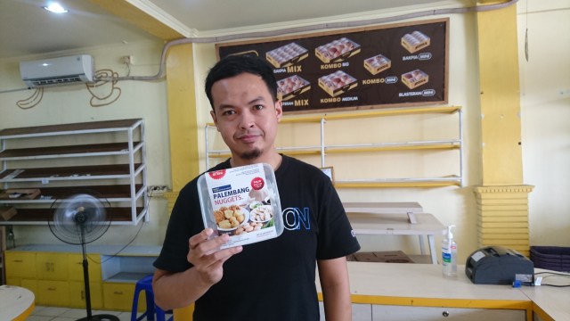 Menekuni bisnis bakpia sejak 2004, masa pandemi virus corona adalah masa-masa paling pelik yang pernah dihadapi oleh Tano Nazoeaggi, 34 tahun, pendiri brand bakpiapia. Foto: Widi Erha Pradana. 