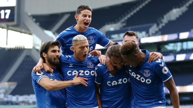 Selebrasi pemain Everton usai mencetak gol ke gawang Tottenham Hotspur pada pertandingan Premier Legaue di Tottenham Hotspur Stadium, London, Inggris.
 Foto: Alex Pantling/REUTERS