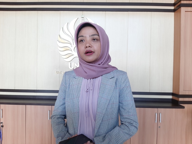 Kepala Humas Unesa Vinda Maya. Foto-foto: Amanah Nur Asiah/Basra