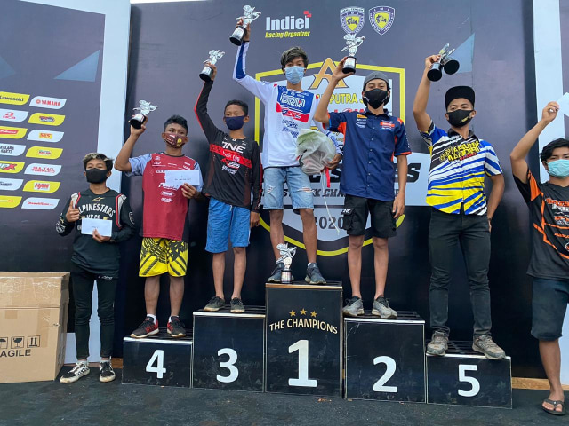 Podium di ajang Indiel Grasstrack Series Championship 2020 di Sirkuit Wanko, Bubakan Mijen, Semarang, Jawa Tengah. Foto. Istimewa