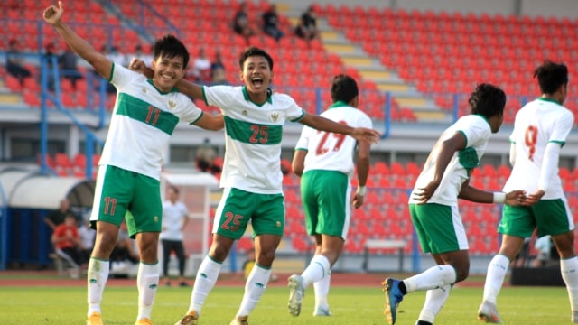 Timnas U-19 melawan Timnas Qatar U-19 dalam laga uji coba di Kroasia. Foto: PSSI 