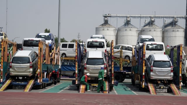 Ilustrasi kegiatan distribusi penjualan mobil. Foto: Aditia Noviansyah/kumparan