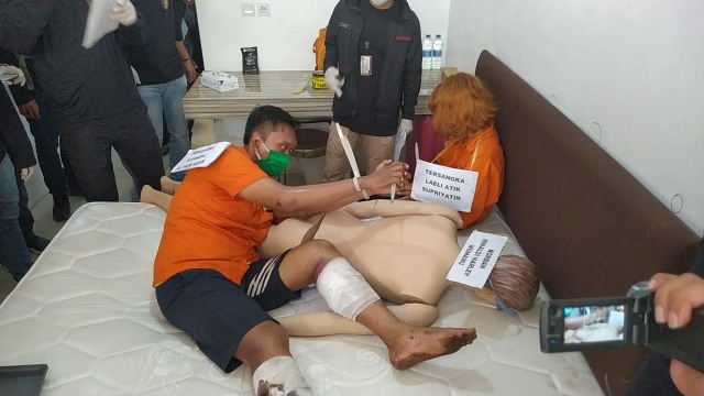 Proses rekonstruksi pembunuhan dan mutilasi Rinaldi. Foto: Dok. Istimewa