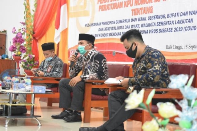 Rio Akmal Bukit (tengah) saat menyampaikan materi (Foto:Ist)