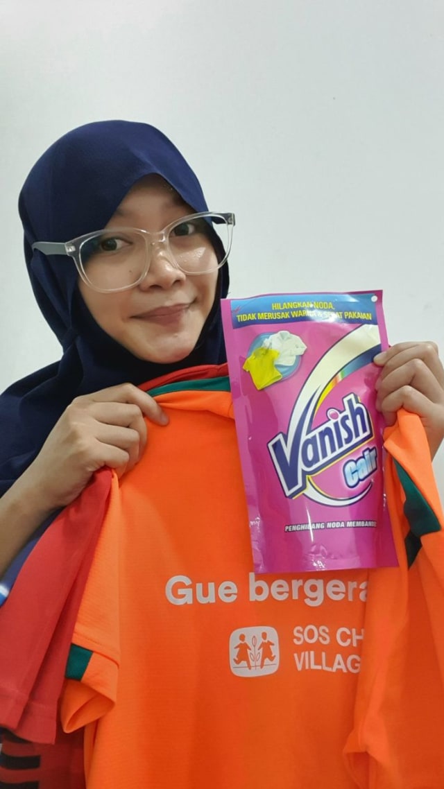Vanish : Noda Lewat, Kain Terawat, Warna Cerah, Kuman Menyerah