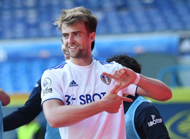 Selebrasi pemain Leeds United, Patrick Bamford saat melawan Fulham. Foto: Carl Recine/Reuters