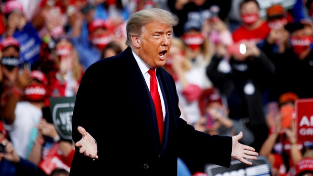 Presiden AS Donald Trump selama acara kampanye di Fayetteville, North Carolina, AS, (19/9) Foto: Tom Brenner/REUTERS