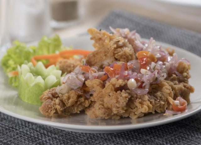 Resep Ayam Geprek Sambal Matah. Foto: Easy for Cook