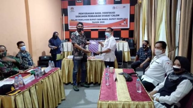 Penetapan pasangan calon yang akan bertarung di Pilkada Mamuju. Foto: Dok. Istimewa