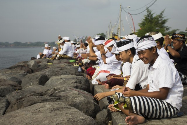 Upacara Adat Melasti di Bali. Gambar oleh Vytalis Arnoldus dari Pixabay