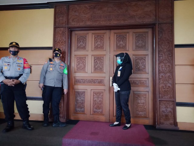 Rapat Pleno Pengundian Nomor Urut Calon Bupati Malang. Foto: Rizal Adhi