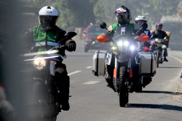Ilustrasi berkendara berkelompok atau touring komunitas. Foto: Istimewa