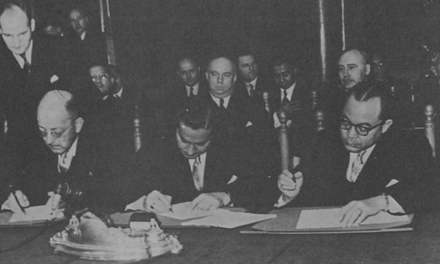 Konferensi Meja Bunda. Foto: Wikipedia